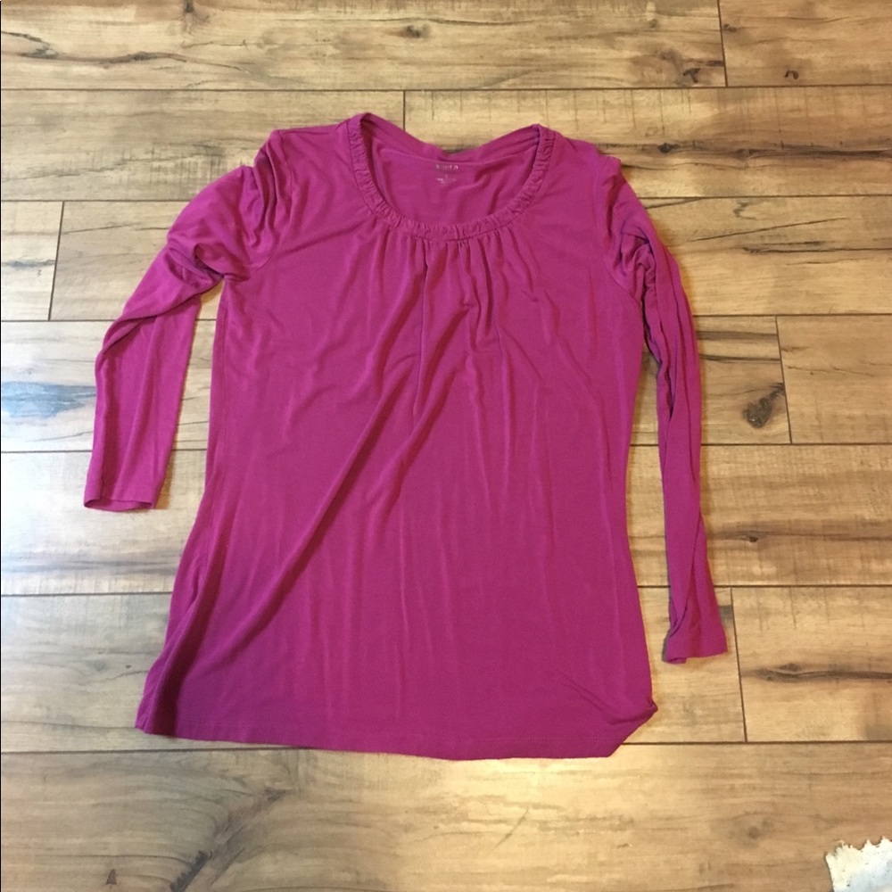 Women’s size lg apt9 tee